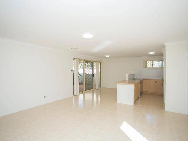 Quiet, Very Well Presented 3 x 2 Villa