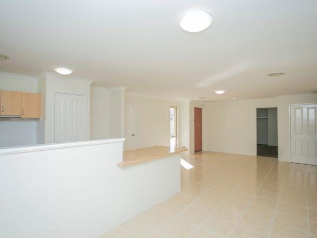 Quiet, Very Well Presented 3 x 2 Villa