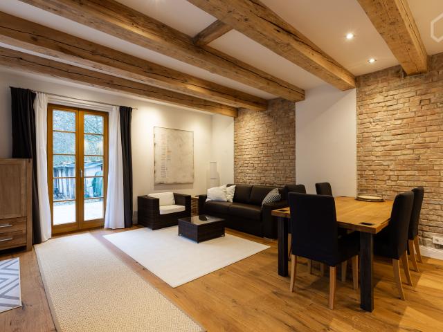 Quiet villa floor with sun terrace and garden on the Teltow Canal, 13km from Berlin