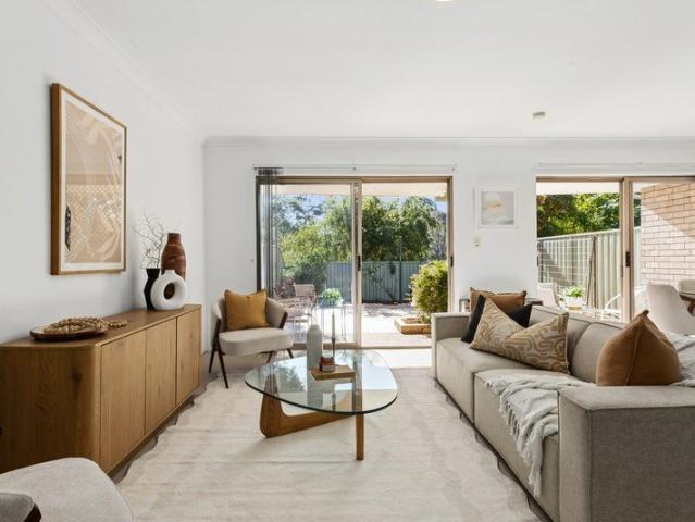 Quiet, accessible villa and downsizer's delight