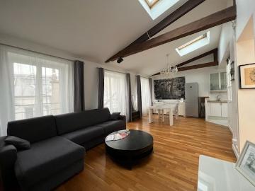 Quiet air conditioned duplex with two separate bedrooms – between the Opera and Louvre, historic district, Paris Amsterdam Apartments for Rent