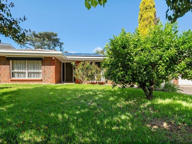 Quiet and Comfortable Family Home in The Heart of Beaumont