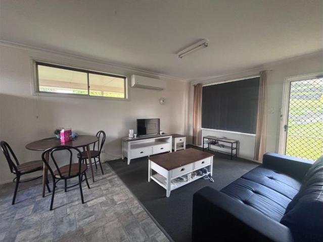 QUIET AND CONVENIENTLY LOCATED 2BED UNIT