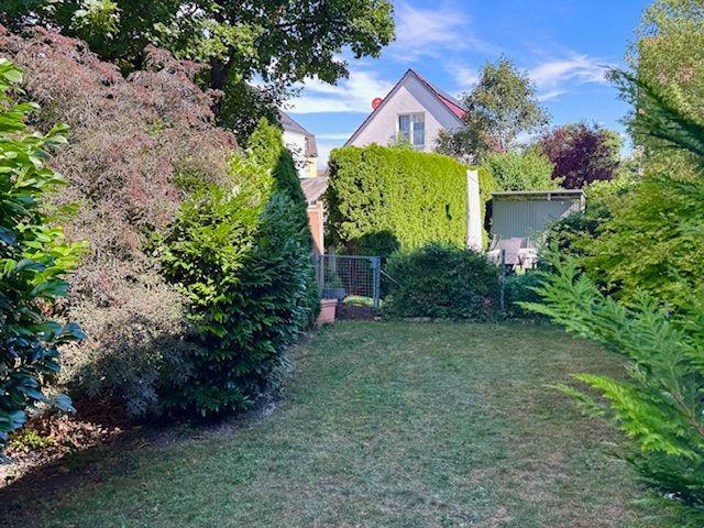 Quiet and conveniently located temporary accommodation Two room apartment with garden in Augsburg Haunstetten for rent from August to April 2027