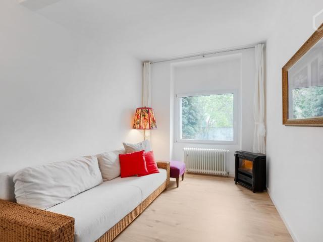 Quiet and central 2 bedroom flat near trade fair in Cologne, Koln Amsterdam Apartments for Rent