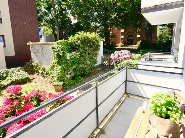 Quiet and Bright Apartment with Sunny Balcony in Bochum’s City Center, Bochum Amsterdam Apartments for Rent