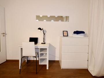 Quiet and Bright Apartment with Sunny Balcony in Bochum’s City Center, Bochum Amsterdam Apartments for Rent
