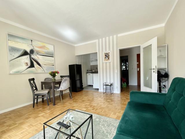 Quiet and green terraced apartment with underground garage
