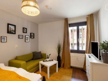 Quiet and fashionable suite located in Köln, directly at the Berliner Street with all shops and restaurants, Koln Amsterdam Apartments for Rent
