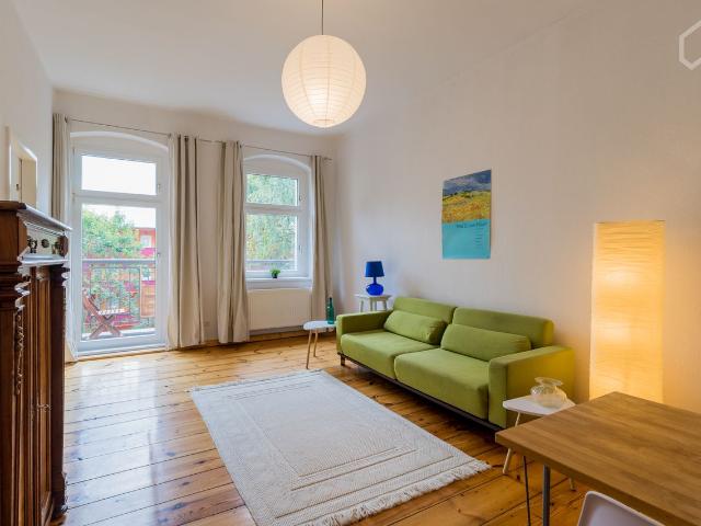 Quiet and fashionable sunny apartment in Prenzlauer Berg with nice balcony, Berlin Amsterdam Apartments for Rent