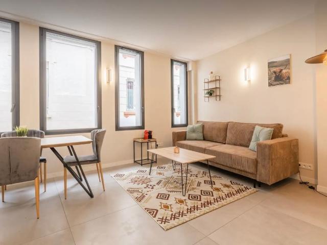 quiet and modern loft, Paris Amsterdam Apartments for Rent