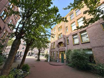 Quiet and Spacious 2 Room Apartment