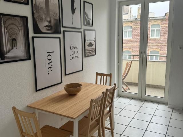 Quiet and spacious apartment in Düsseldorf, Dusseldorf Amsterdam Apartments for Rent