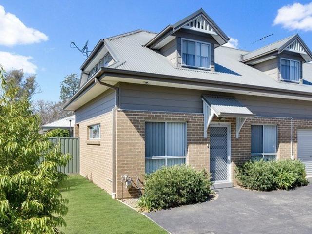 Quiet and Spacious Townhouse in Werrington
