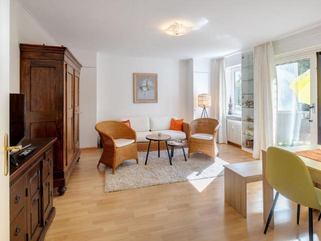 Quiet and sunny apartment with south balcony for rent