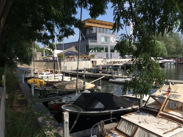 Quiet and sunny suite with garden next to the water, Berlin Amsterdam Apartments for Rent