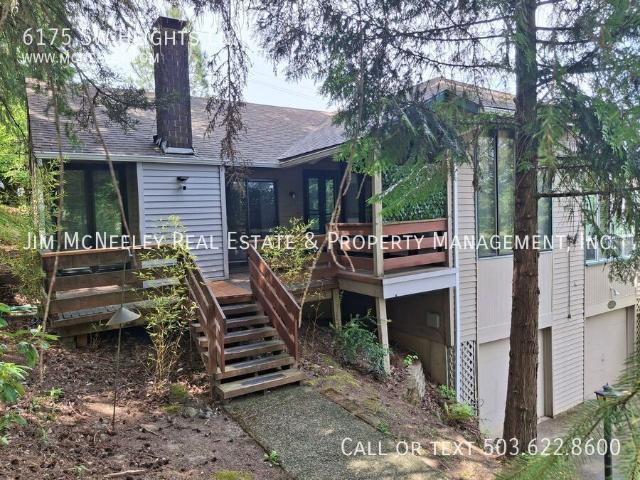 Quiet And Private 3 Bedroom End Unit