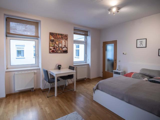 Quiet apartment near the main train station