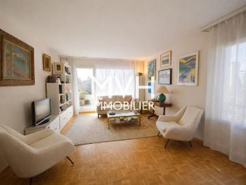 Quiet apartment with Jet d'eau view in Les Tulipiers
