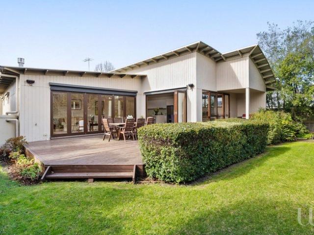 Quiet Beachside Living with Space, Light and Easy Entertaining