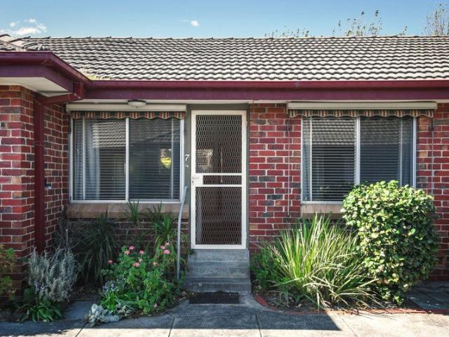 QUIET BLOCK| PRIVATE COURTYARD | GREAT LOCATION