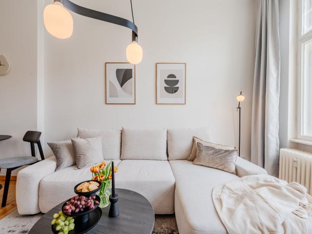 Quiet & bright 1 bedroom apartment with balcony in central Kreuzberg