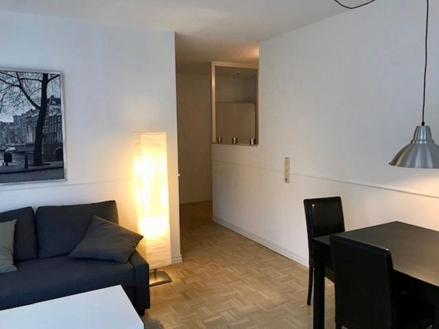 Quiet, bright 2 room apartment, balcony, underground parking space, Koln Amsterdam Apartments for Rent