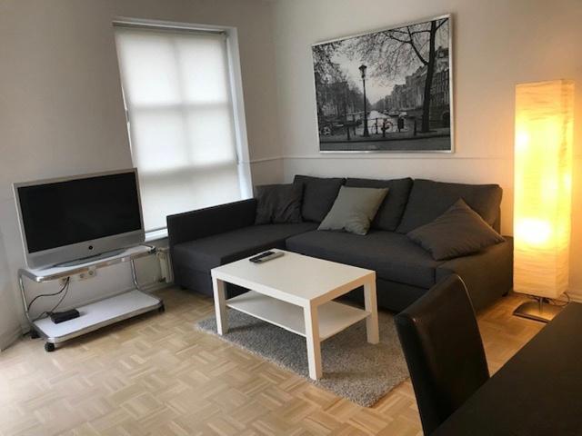 Quiet, bright 2 room apartment, balcony, underground parking space, Koln Amsterdam Apartments for Rent