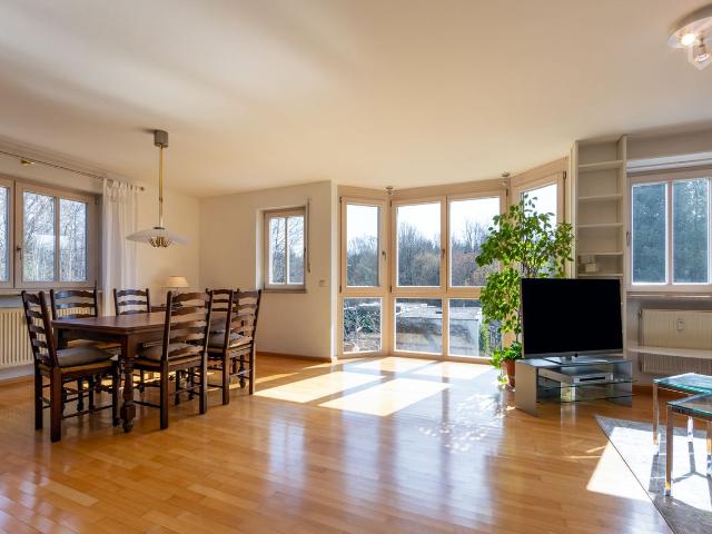 Quiet, bright 4 room apartment in Munich Waldtrudering, Munchen Amsterdam Apartments for Rent