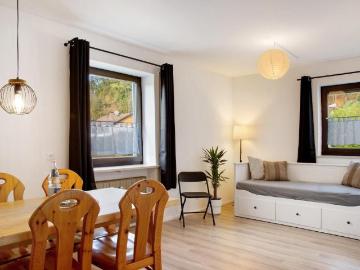 Quiet, bright apartment in excellent location