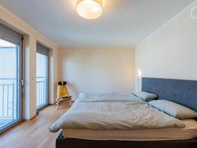 Quiet, bright apartment in Wilmersdorf with parking space, Berlin Amsterdam Apartments for Rent
