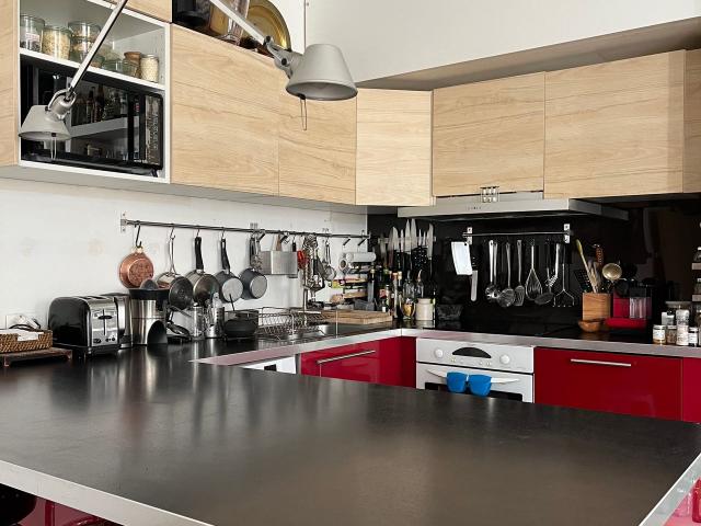 Quiet, bright artist's loft, Paris Amsterdam Apartments for Rent