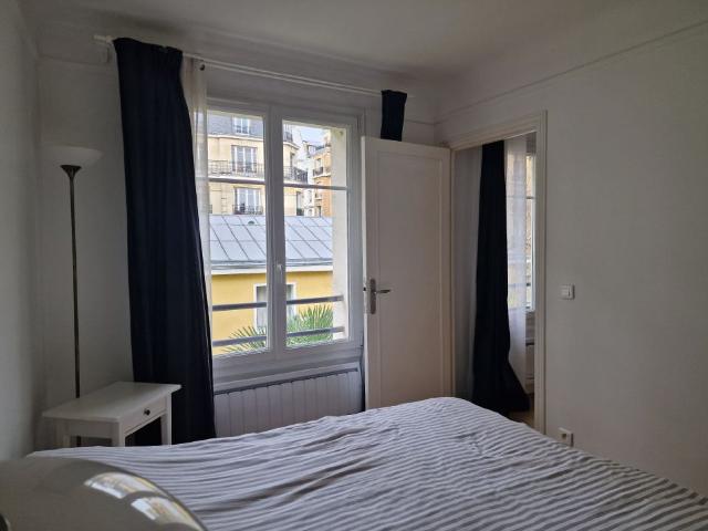 Quiet, charming 2 room flat, Paris Amsterdam Apartments for Rent