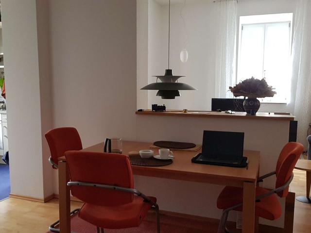 Quiet city center location, as good as new furnished 3.5 room apartment with loggia and EBK in Erlangen, Erlangen Amsterdam Apartments for Rent