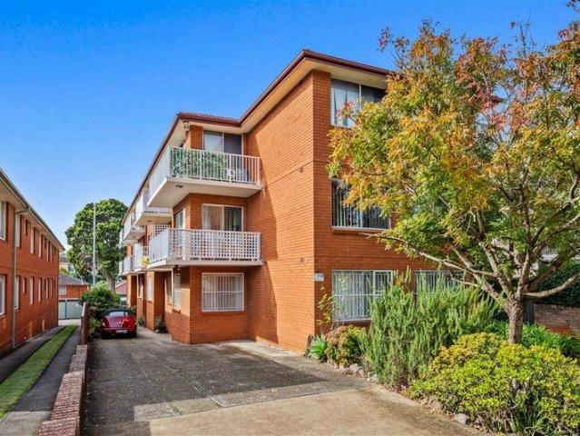 Quiet Comfort & Convenience in a Well Maintained Boutique Block
