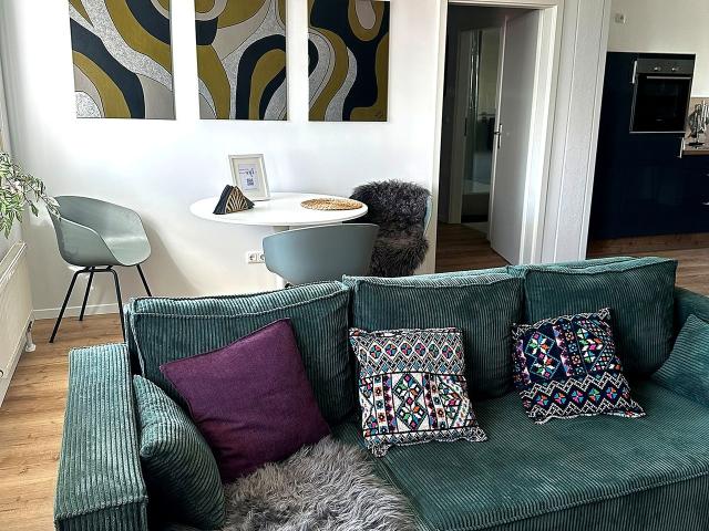 Quiet, comfortable apartment in a prime location, Erlangen Amsterdam Apartments for Rent