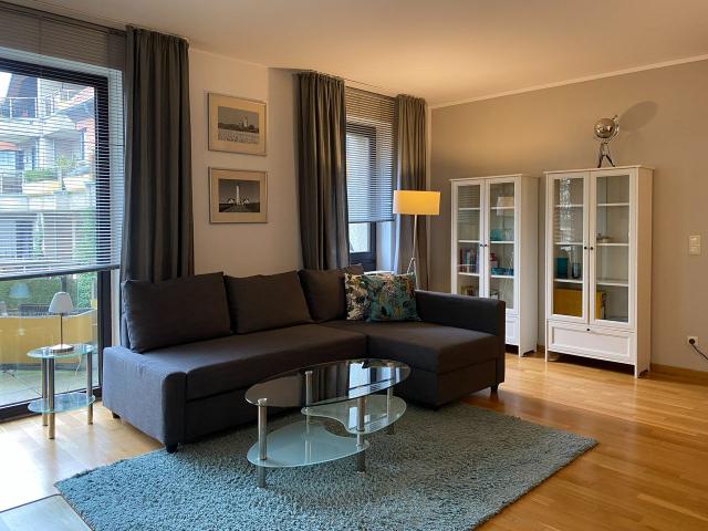 Quiet, comfortable apartment, walking distance to city centre and Ruettenscheid, Essen Amsterdam Apartments for Rent
