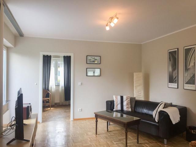 Quiet, comfortable flat, within walking distance of Messe Essen and Büropark Bredeney, Essen Amsterdam Apartments for Rent