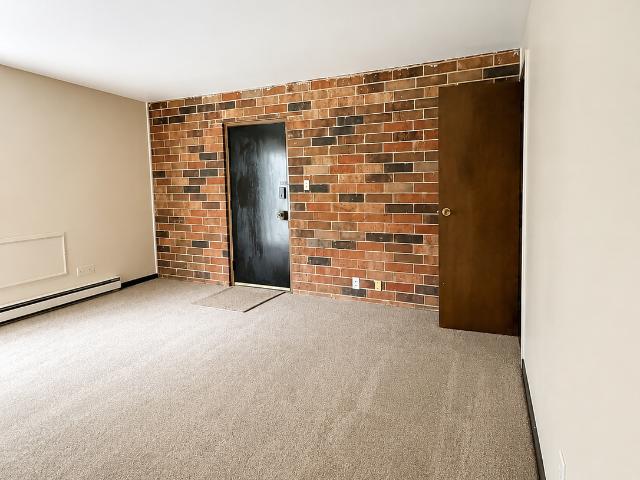 Quiet Community 2BD Ready for Immediate Occupancy