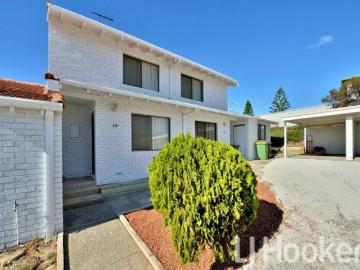 QUIET COMPLEX AT THE BEACH DON'T MISS OUT!