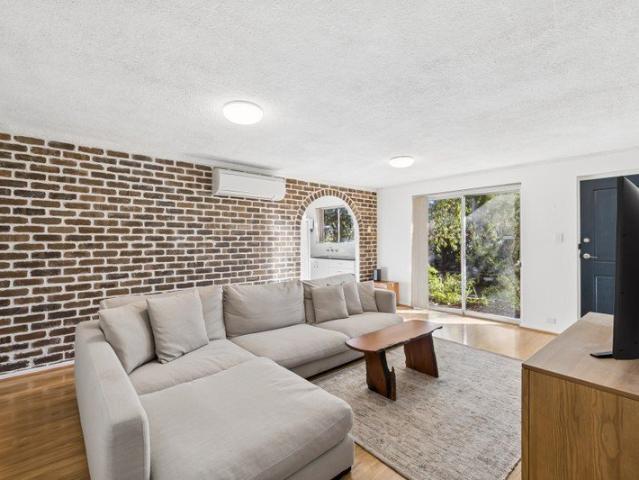 QUIET, CONVENIENT AND CLOSE TO THE COAST