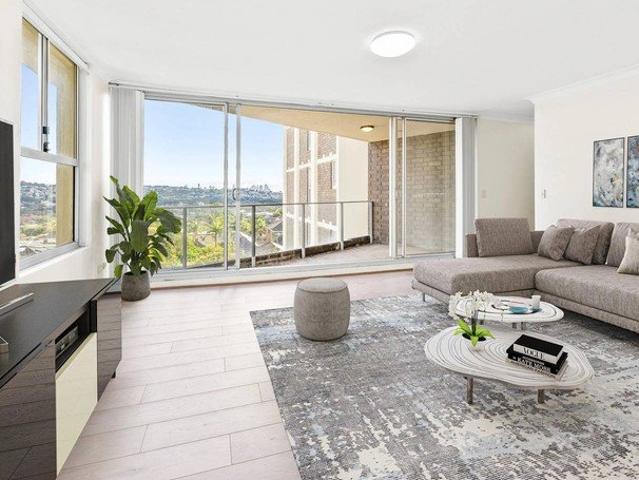 Quiet & Convenient Beachside Lifestyle, 2 Bedroom Apartment with Balcony, Views & Parking