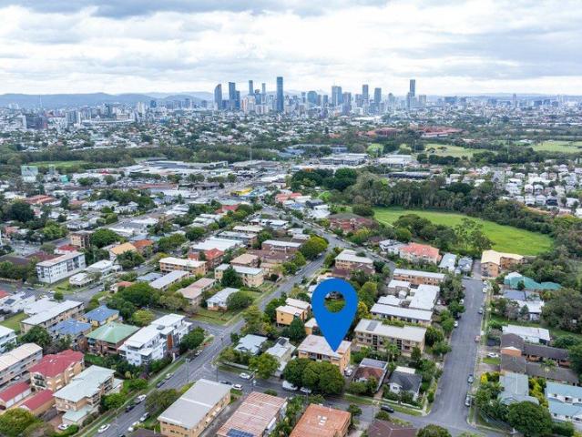 Quiet Coorparoo Unit Living