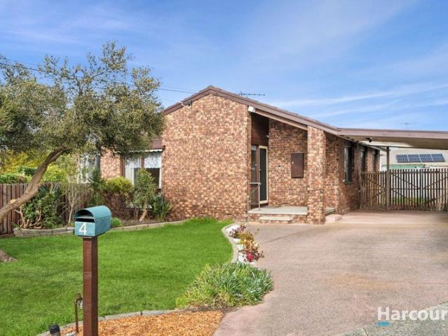 Quiet Court Living with Room to Make It Your Own