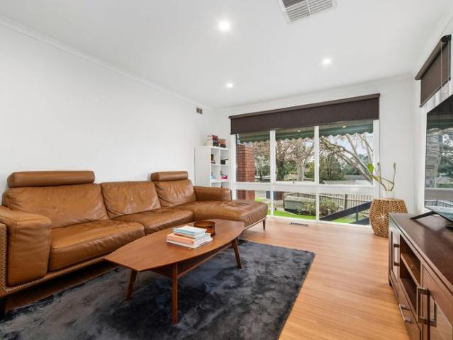 Quiet court living with room to breathe, relax and entertain