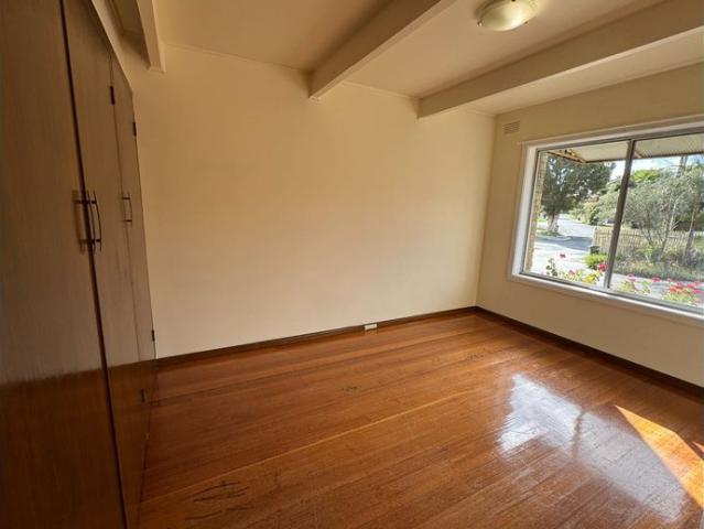 Quiet court location