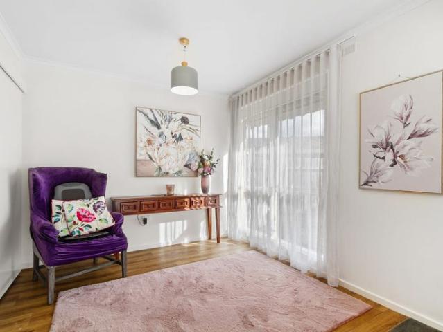 Quiet Court Location East Sale