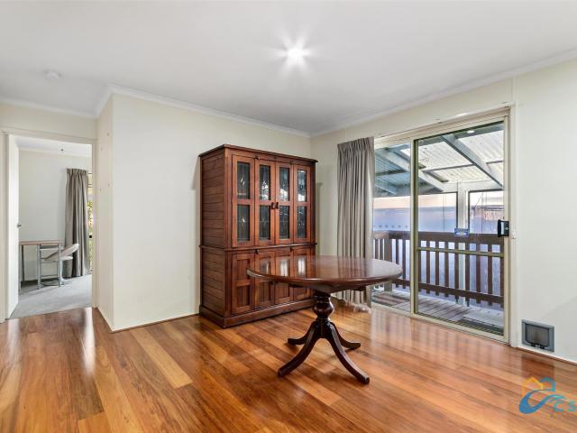 Quiet court location with a short walk from the water!