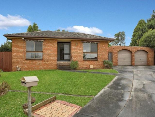 Quiet Court Location with an Impressive 829m² Allotment