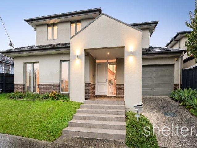 Quiet Court Position. Elegant Family Living. Convenient Locale